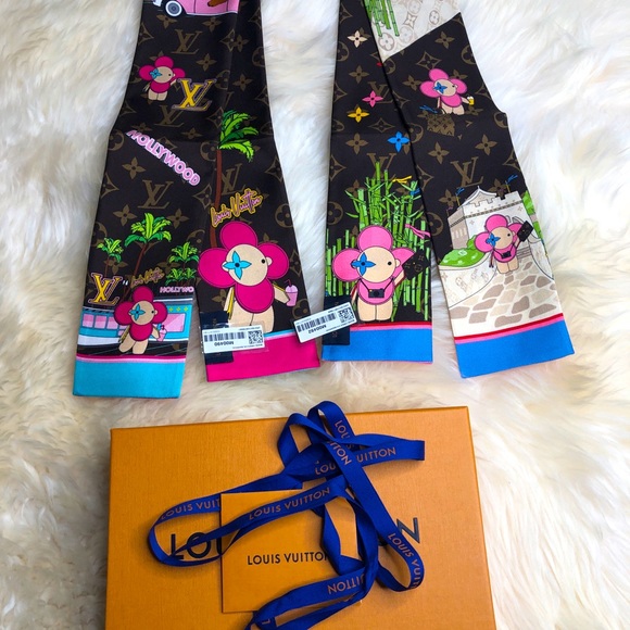 NEW Set of 2 Louis Vuitton Xmas Animation Hollywood and China Bandeau 2021 - Picture 1 of 11